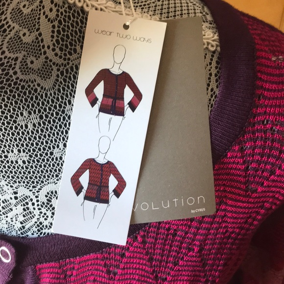 Reversible Evolution Top - Picture 3 of 4